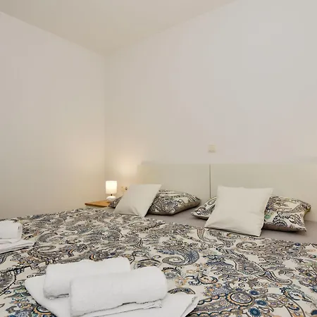 Mare By Interhome * Zara